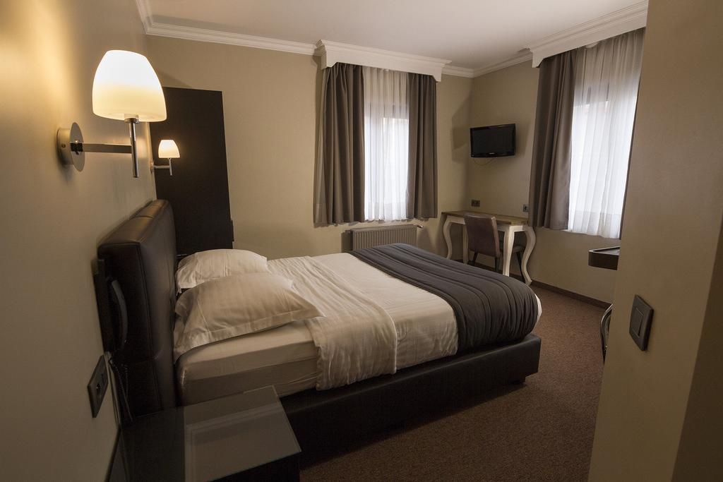 Hotel Le Chantecler Brussels Luaran gambar