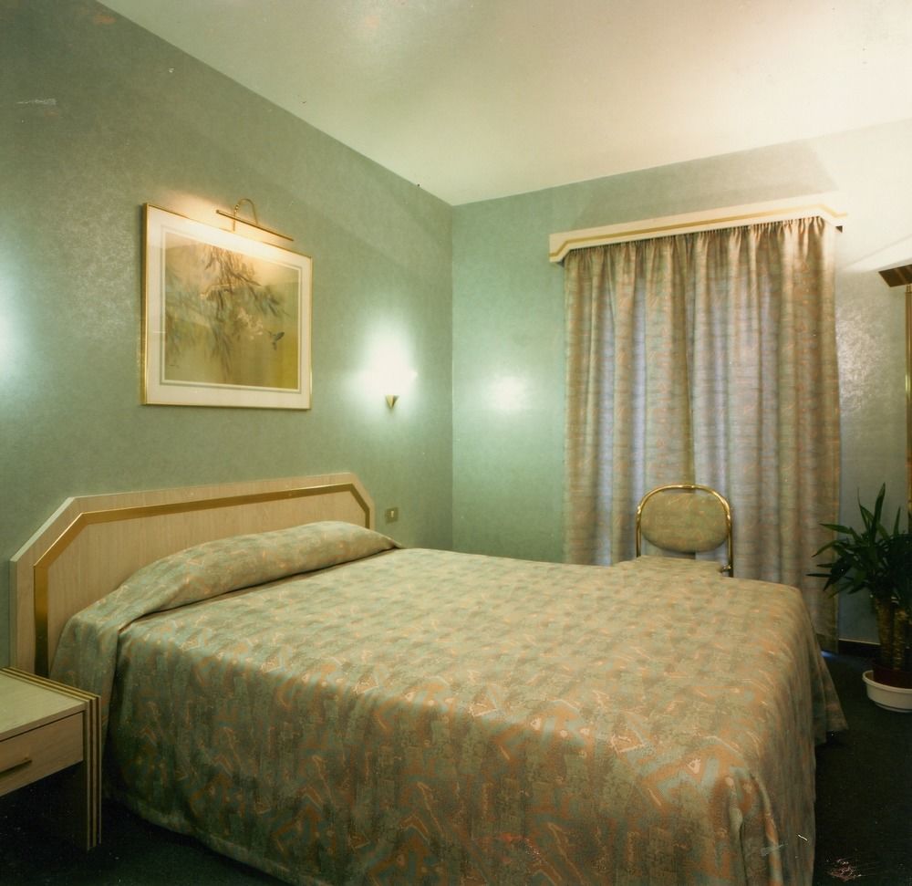 Hotel Le Chantecler Brussels Luaran gambar